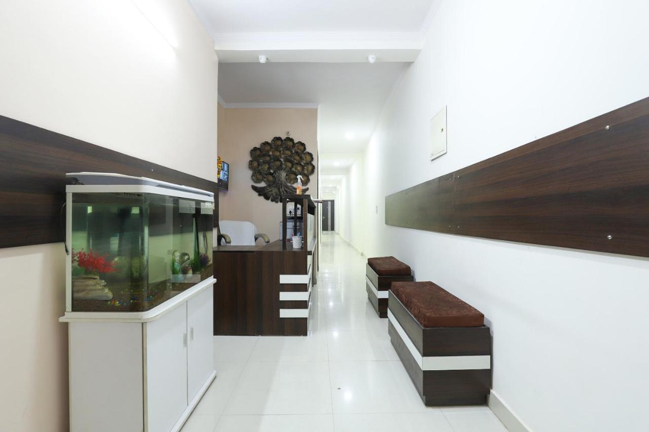 Oyo 77819 Shahdara Inn Nové Dillí Exteriér fotografie