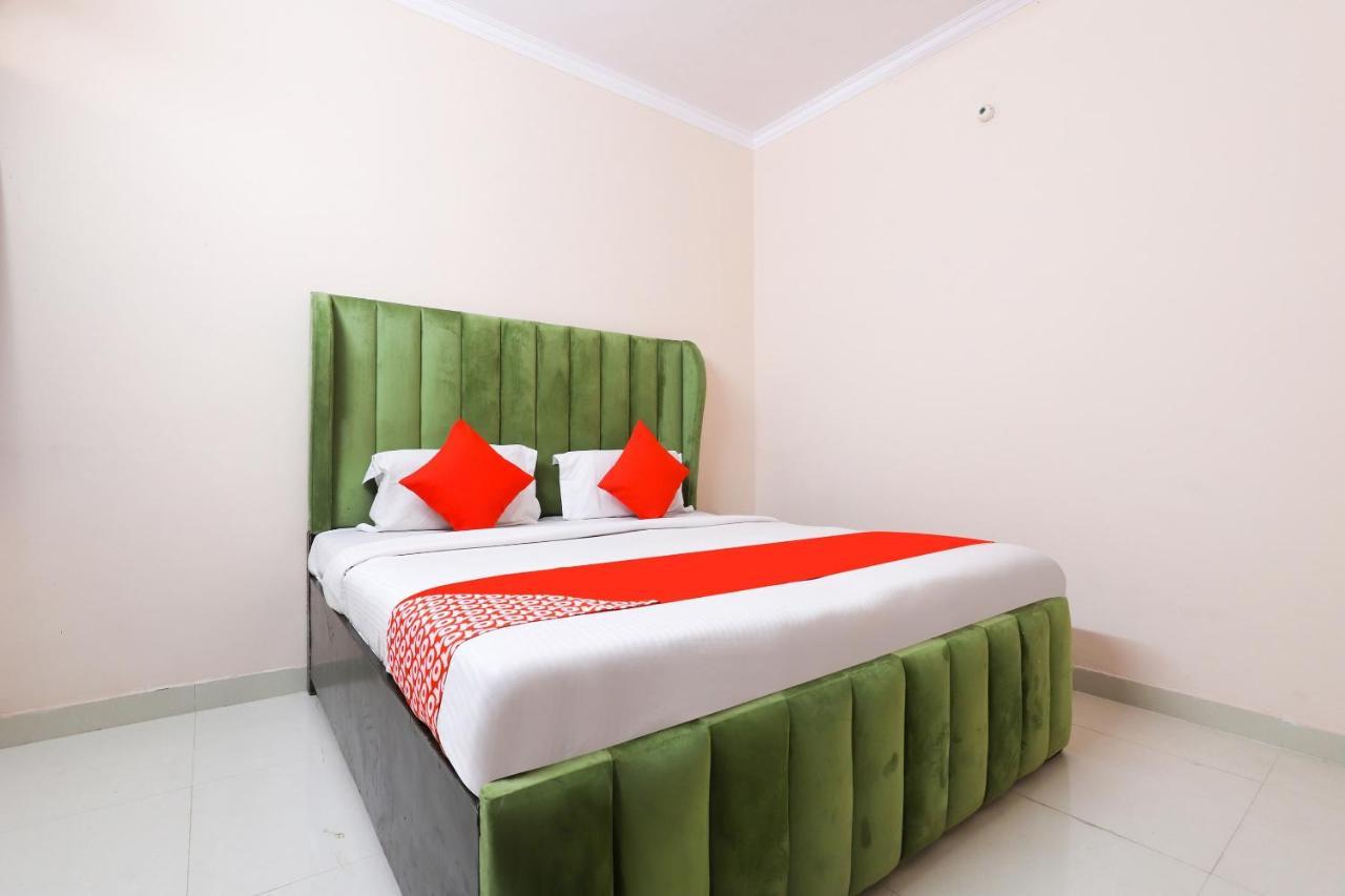 Oyo 77819 Shahdara Inn Nové Dillí Exteriér fotografie
